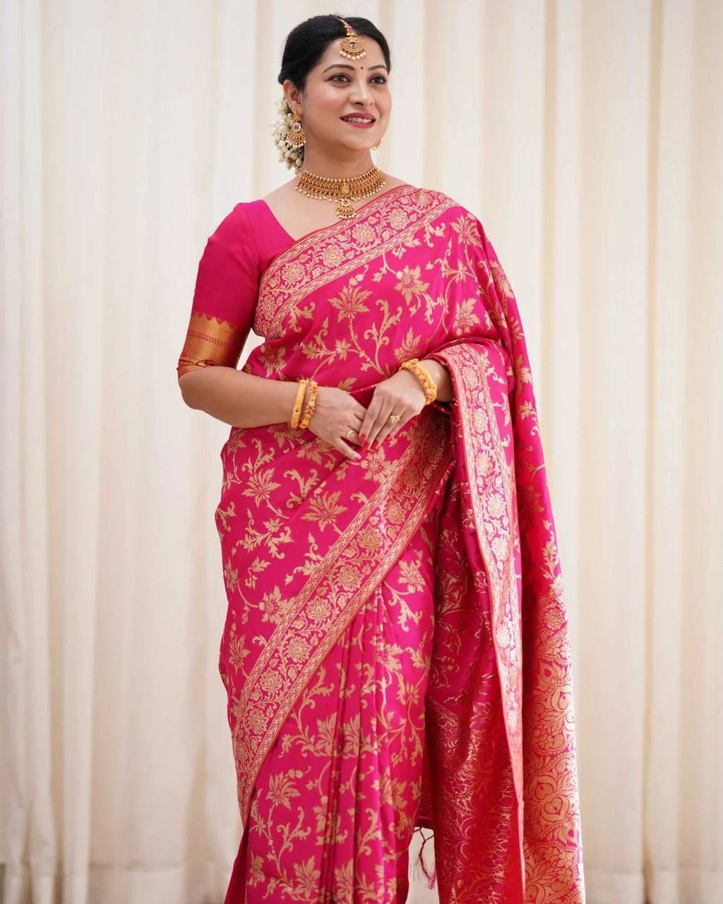 Ideal Red Soft Banarasi Silk Saree With Dalliance Blouse Piece