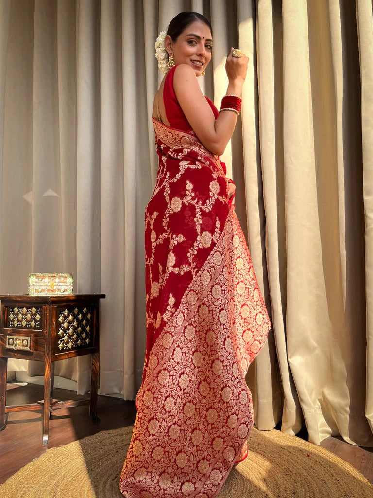 Unique Red Soft Silk Saree With Wonderful Blouse Piece