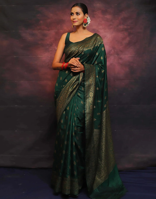 Denouement Dark Green Kanjivaram Silk Saree With Felicitous Blouse Piece