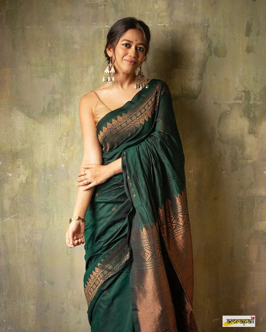 Lovely Green Soft Banarasi Silk Saree With Precious Blouse Piece