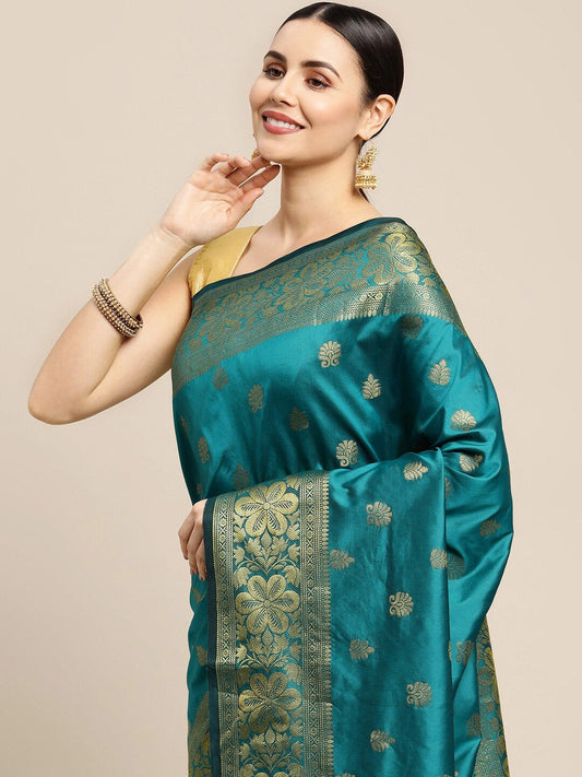 Desirable Rama Banarasi Silk Saree With Assemblage Blouse Piece