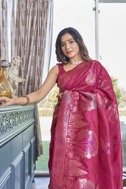 Effervescent Pink Kanjivaram Silk Saree with Cynosure Blouse Piece