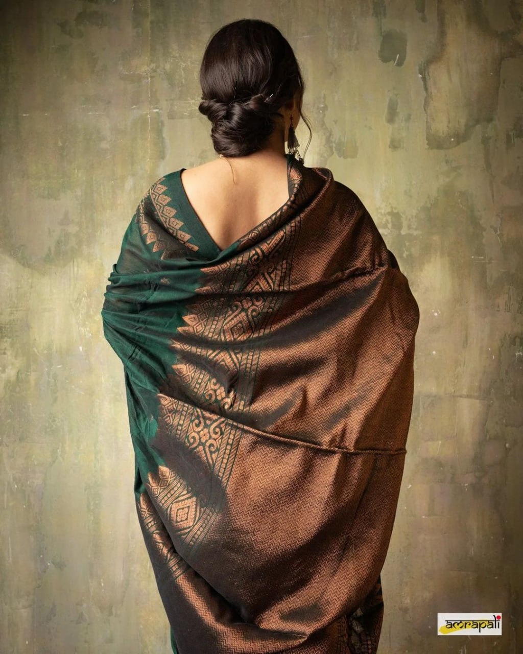 Surpassing Dark Green Soft Silk Saree With Dazzling Blouse Piece
