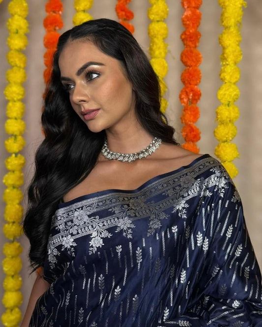 Blissful Navy Blue Kanjivaram Silk Saree With Chatoyant Blouse Piece