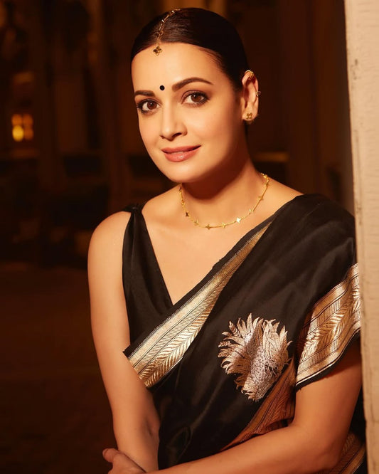 Beauteous Black Soft Silk Saree With Twirling Blouse Piece