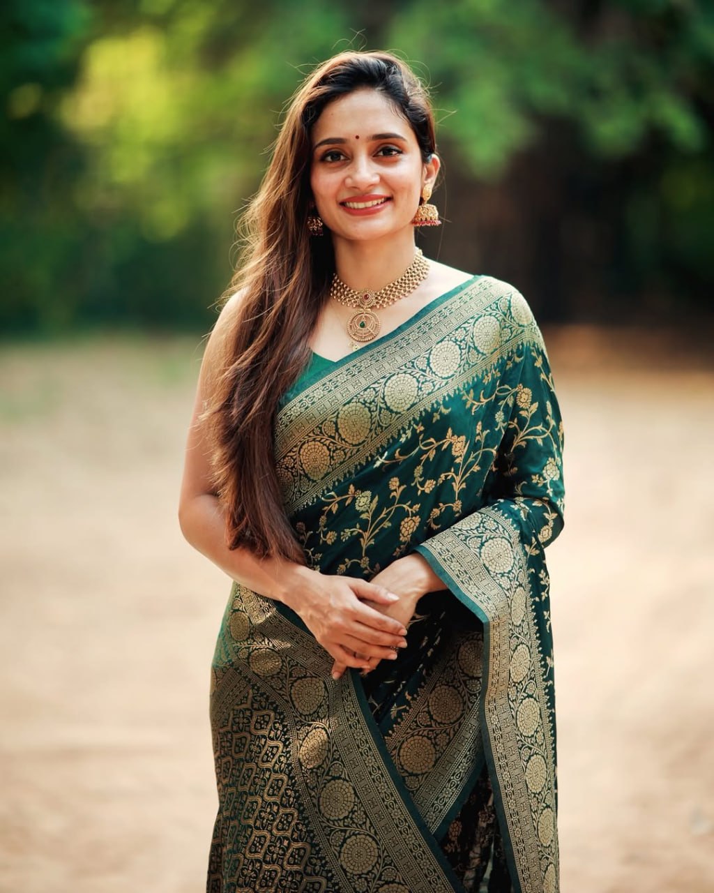 Surpassing Dark Green Soft Silk Saree With Dazzling Blouse Piece