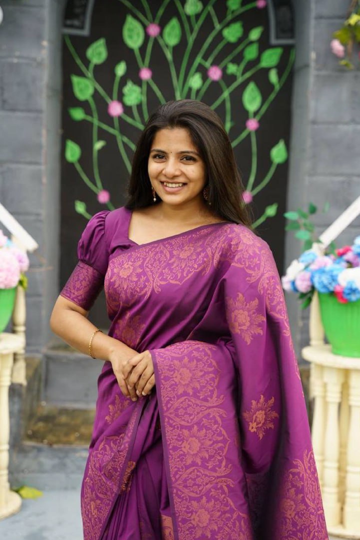 Luxuriant Purple Soft Silk Saree With Snappy Blouse Piece