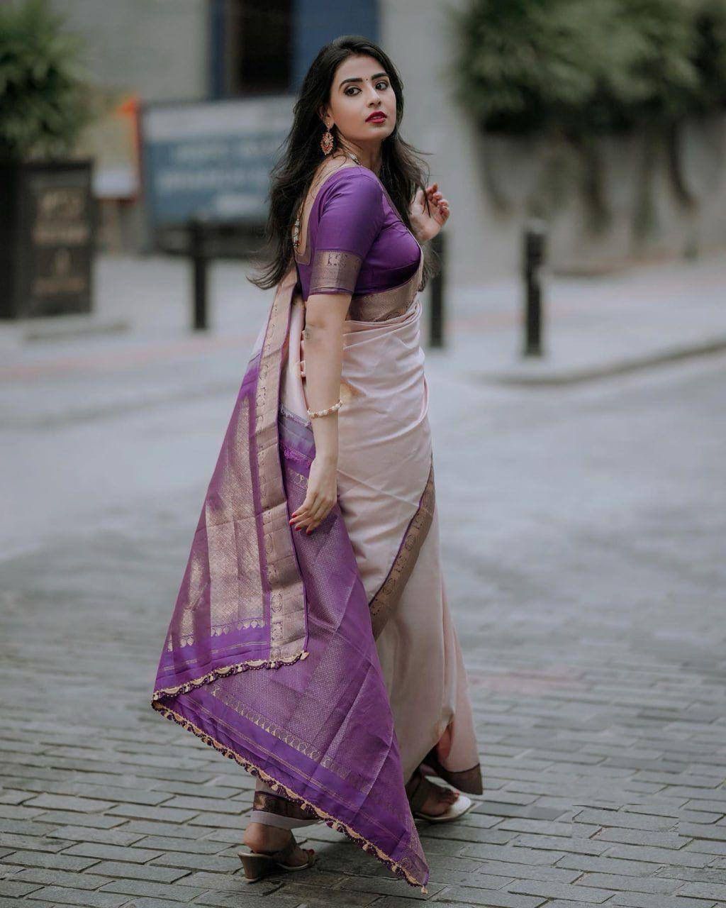 Luxuriant Purple Soft Silk Saree With Snappy Blouse Piece