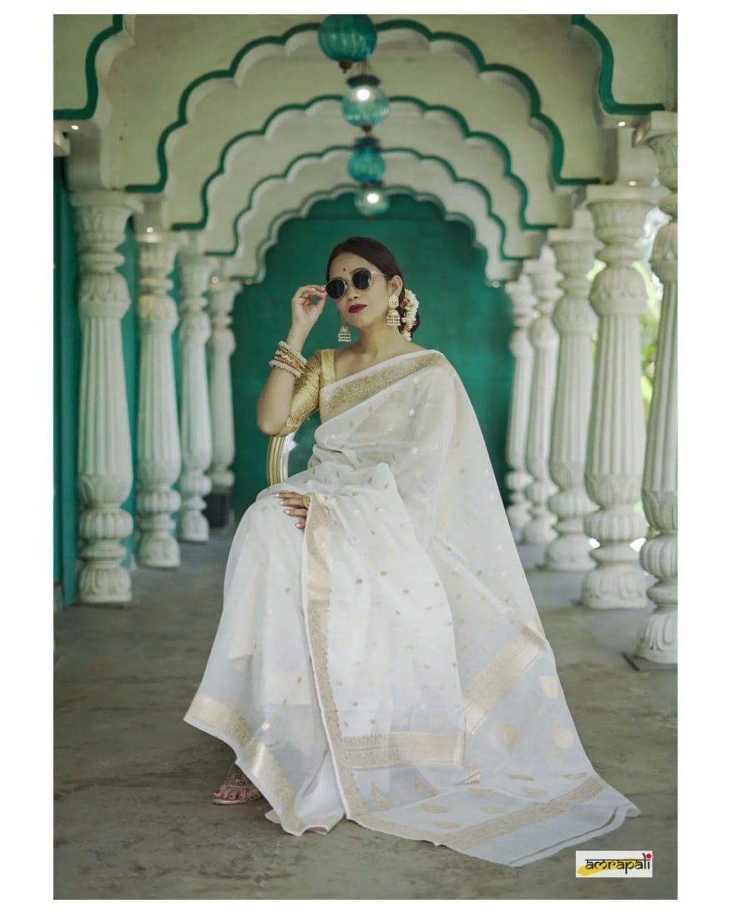 Delectable White Soft Silk Saree With Palimpsest Blouse Piece