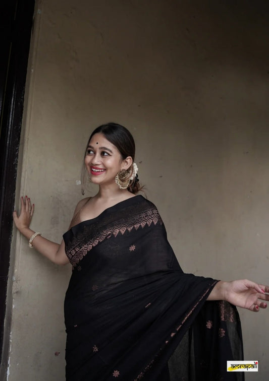 Energetic Black Soft Silk Saree With Delightful Blouse Piece