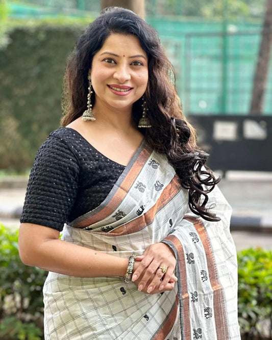 Delectable White Soft Silk Saree With Palimpsest Blouse Piece