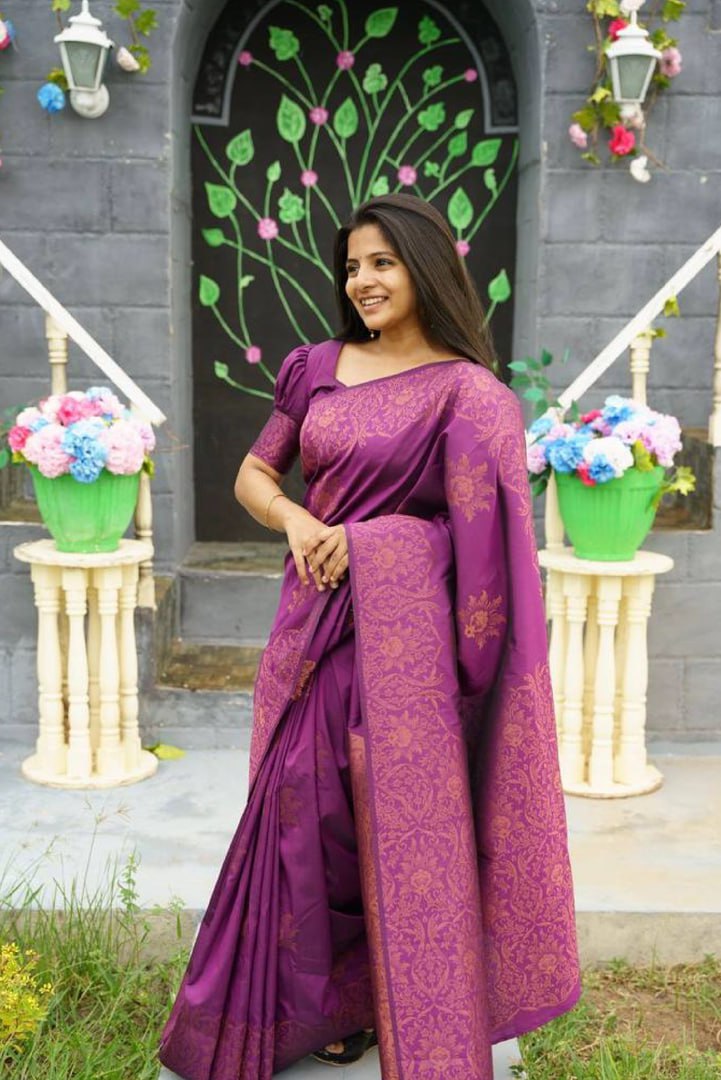 Luxuriant Purple Soft Silk Saree With Snappy Blouse Piece