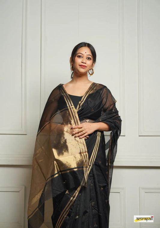 Beauteous Black Soft Silk Saree With Twirling Blouse Piece