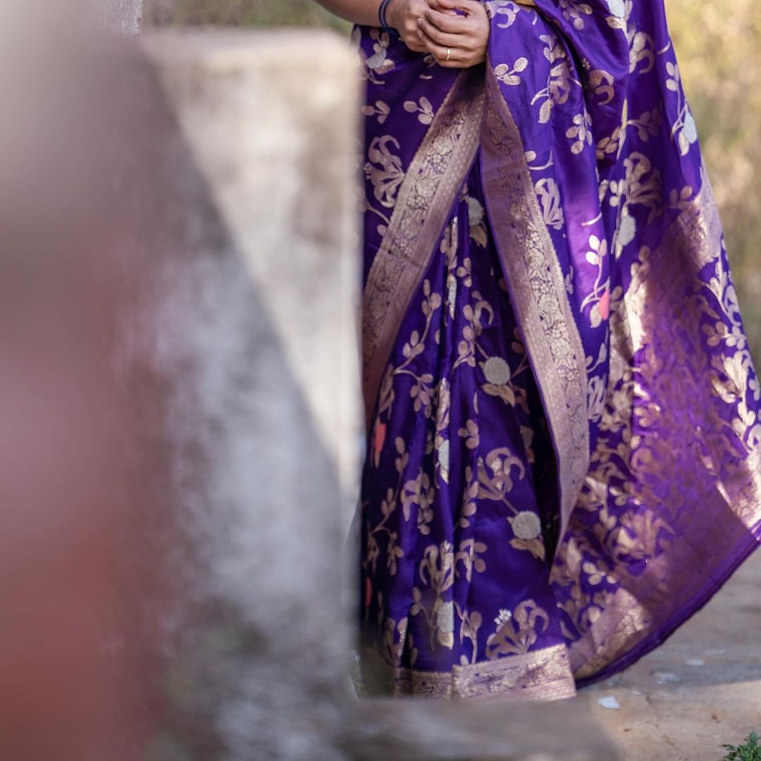 Inspiring Blue Soft Silk Saree With Entrancing Blouse Piece