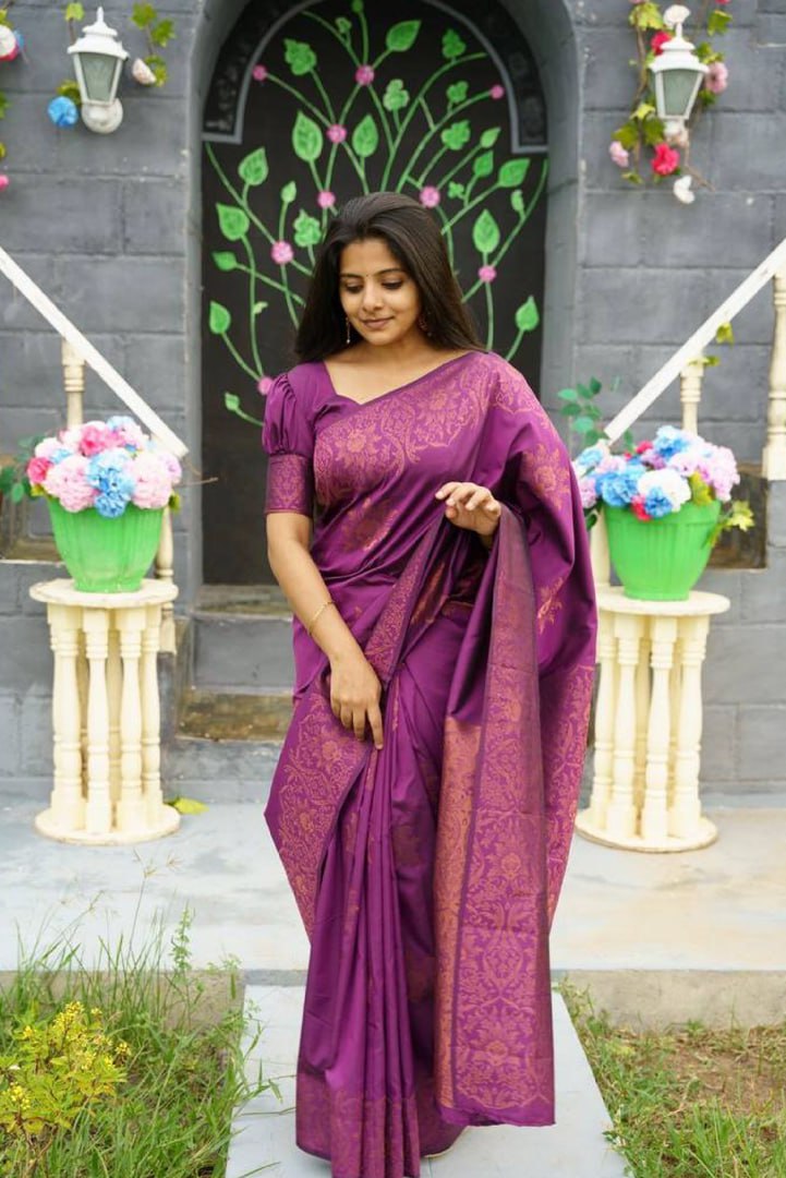 Luxuriant Purple Soft Silk Saree With Snappy Blouse Piece
