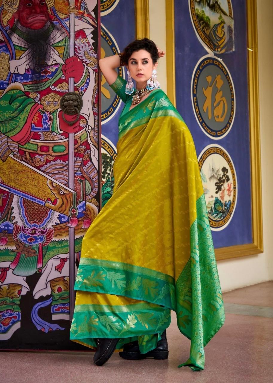 Majesty Dark Green Soft Silk Saree With Piquant Blouse Piece