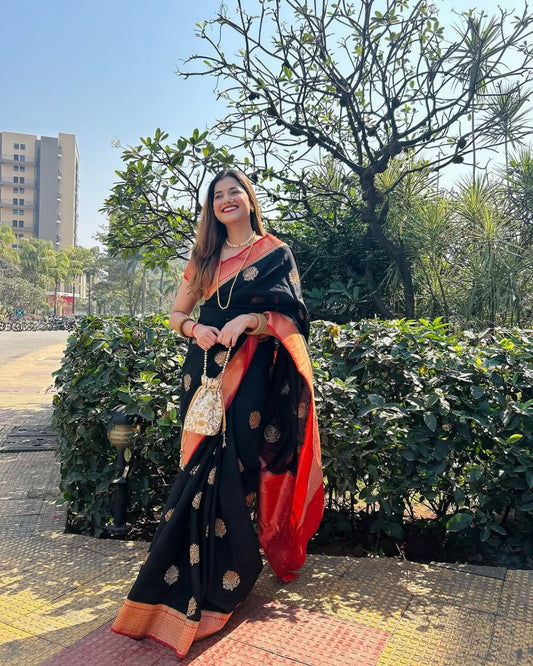 Flamboyant Black Cotton Silk Saree With Staring Blouse Piece