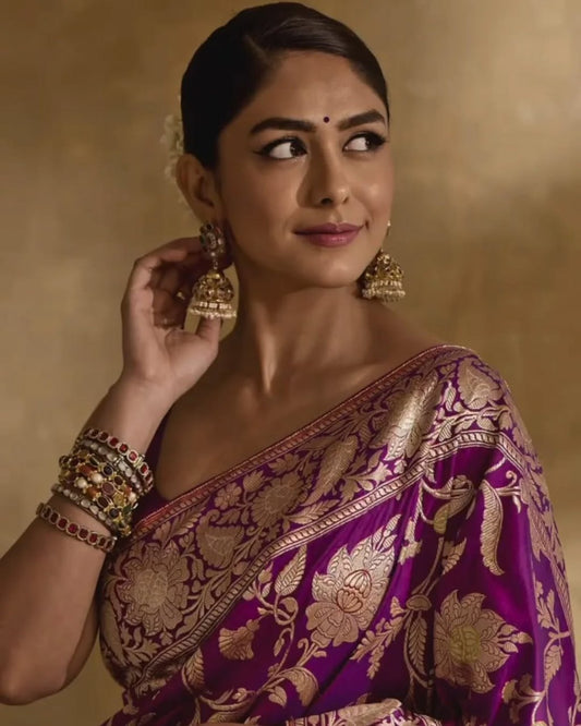 Desirable Purple Banarasi Silk Saree With Prettiest Blouse Piece