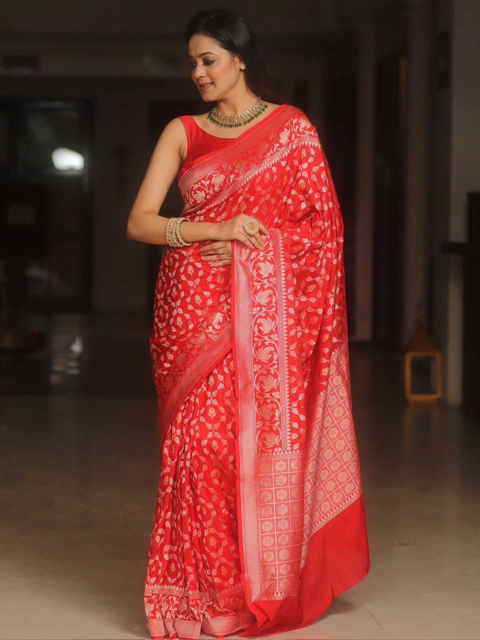 Imaginative Red Cotton Silk Saree With Aplomb Blouse Piece