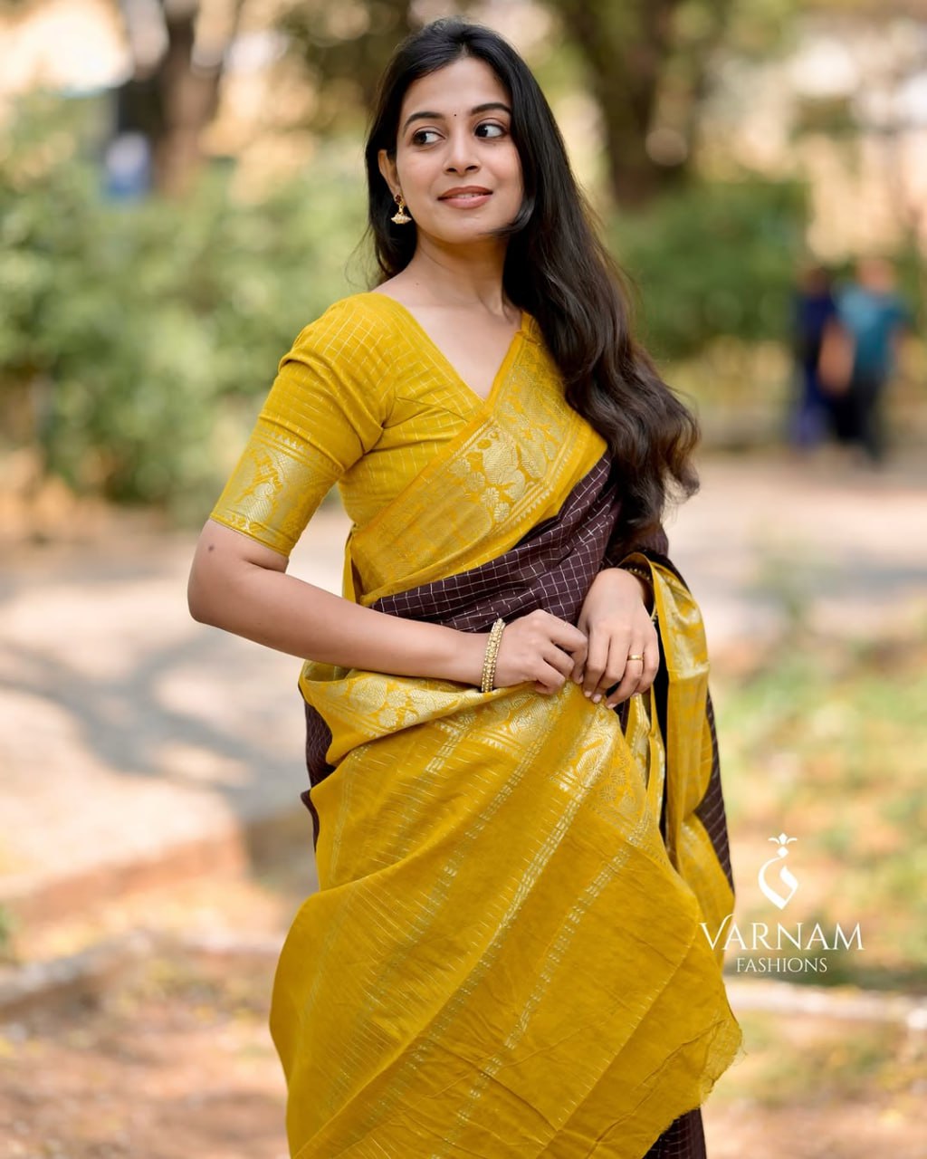 Amazing Brown Soft Silk Saree With Captivating Blouse Piece