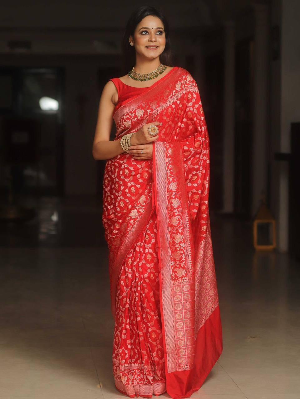 Imaginative Red Cotton Silk Saree With Aplomb Blouse Piece
