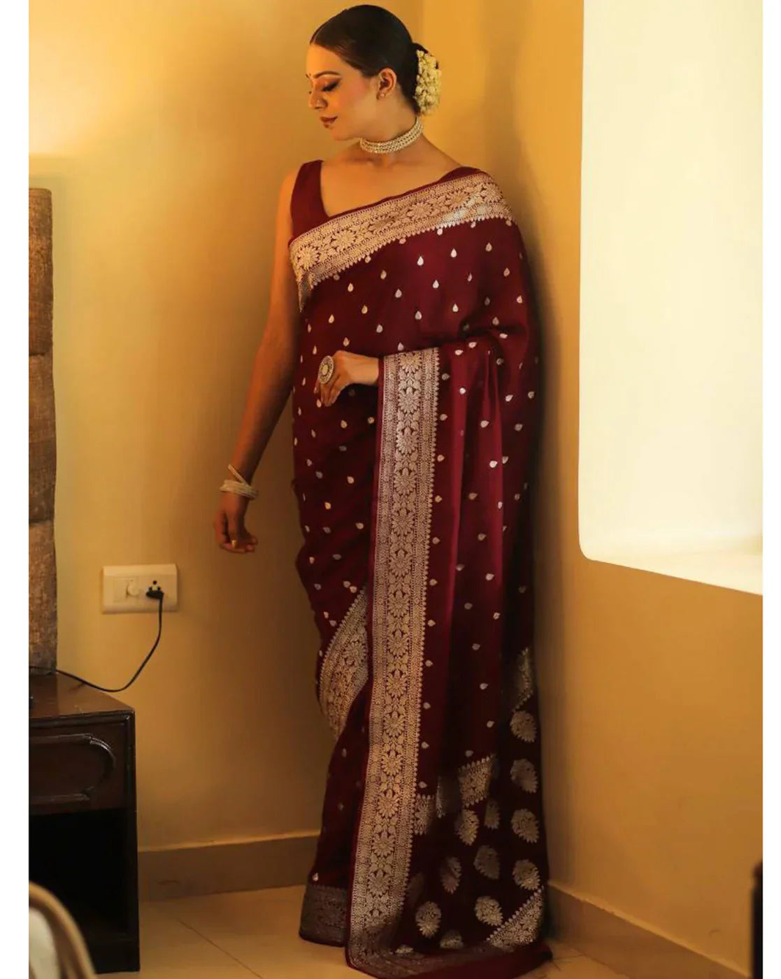 Evocative Dark Maroon Soft Banarasi Silk Saree With Admirable Blouse Piece