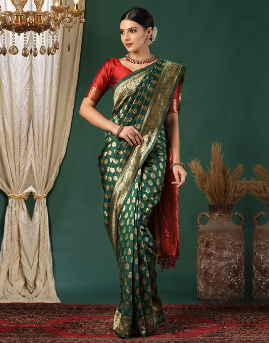 Pleasurable Red Green Soft Banarasi Silk Saree With Improbable Blouse Piece