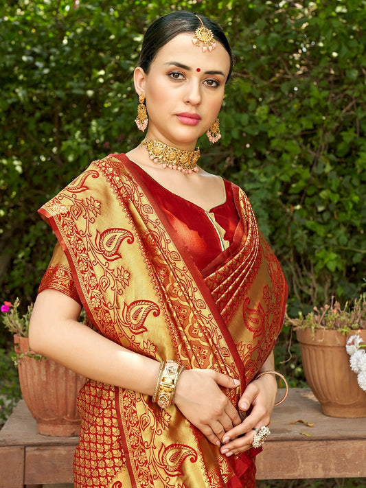 Stunner Red Soft Banarasi Silk Saree With Ideal Blouse Piece