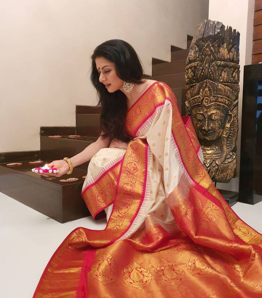 Beauteous White Orange Soft Banarasi Silk Saree With Flaunt Blouse Piece