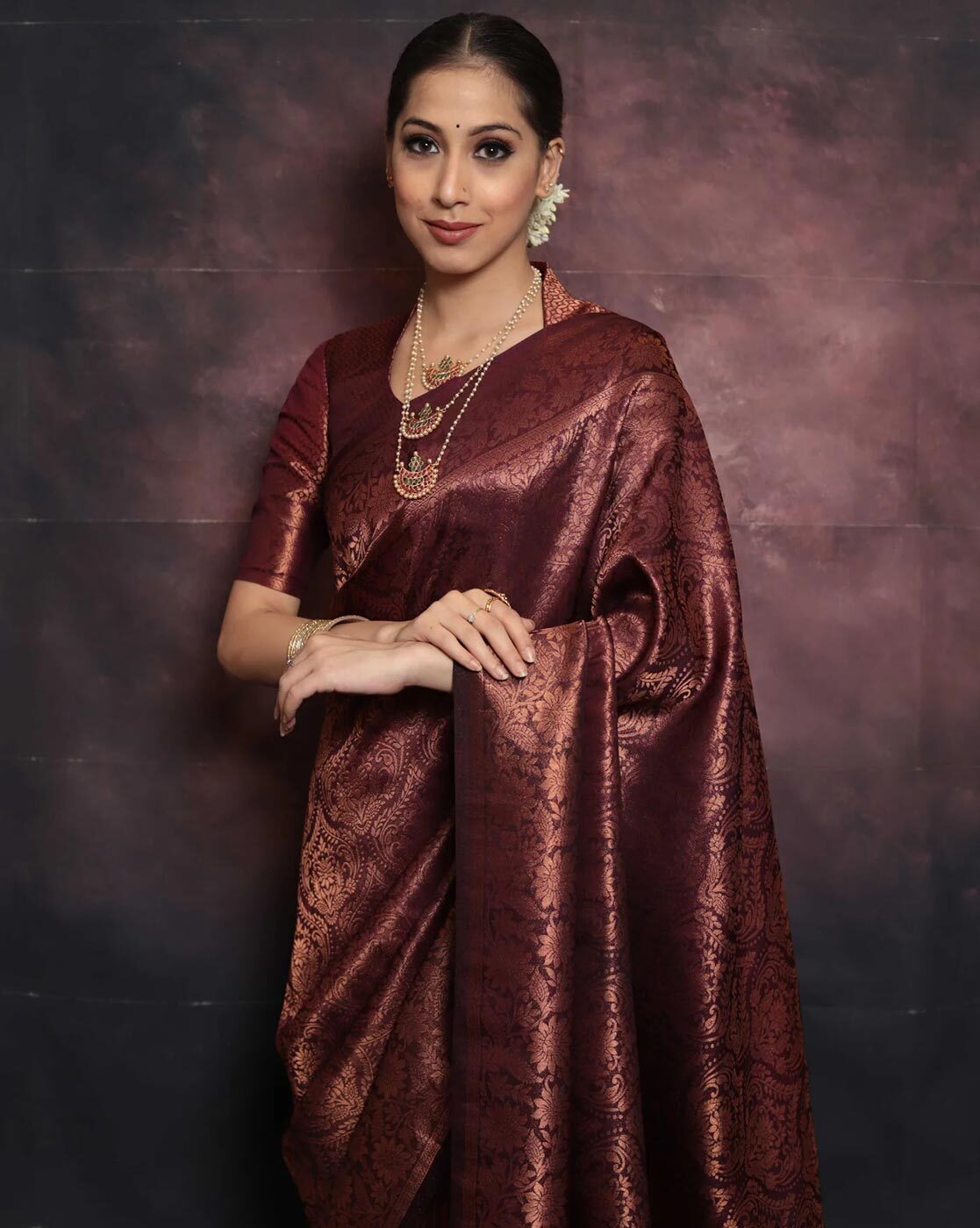 Staggering Maroon Banarasi Silk Saree With Smashing Blouse Piece