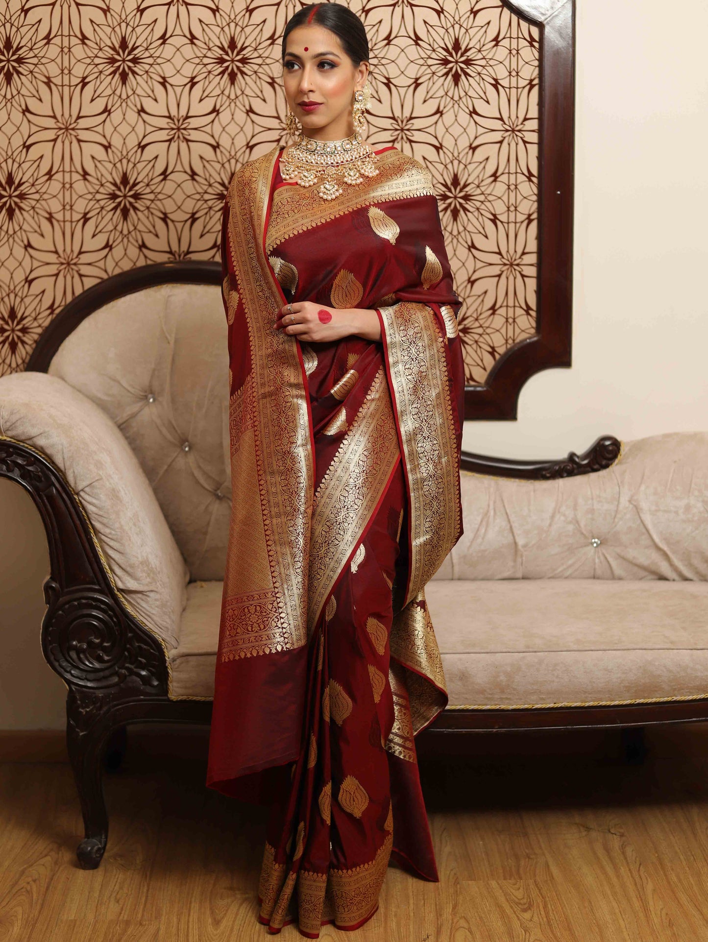 Snazzy Maroon Soft Banarasi Silk Saree With Gratifying Blouse Piece
