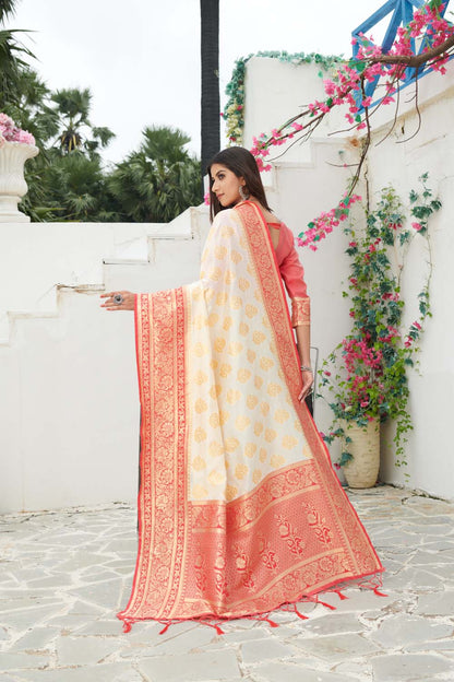 Mesmeric White Soft Banarasi Silk Saree With Inspiring Blouse Piece