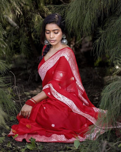 Stunning Red Cotton Silk Saree With Elegant Blouse Piece