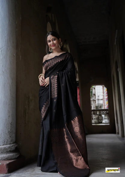 Beauteous Black Soft Silk Saree With Twirling Blouse Piece