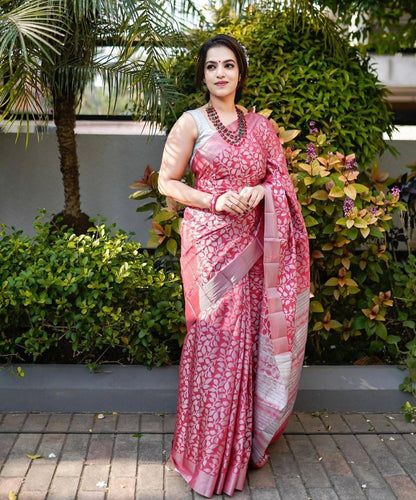 Incomparable Baby Pink Pink Soft Silk Saree With Snazzy Blouse Piece
