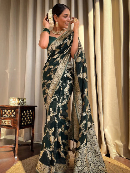 Unique Green Soft Silk Saree With Wonderful Blouse Piece