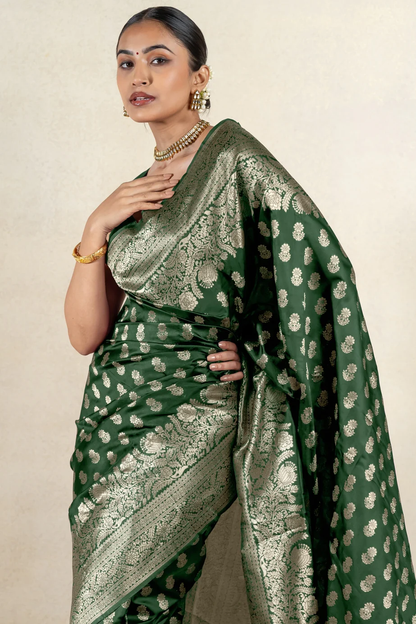 Splendorous Green Soft Banarasi Silk Saree With Luxuriant Blouse Piece