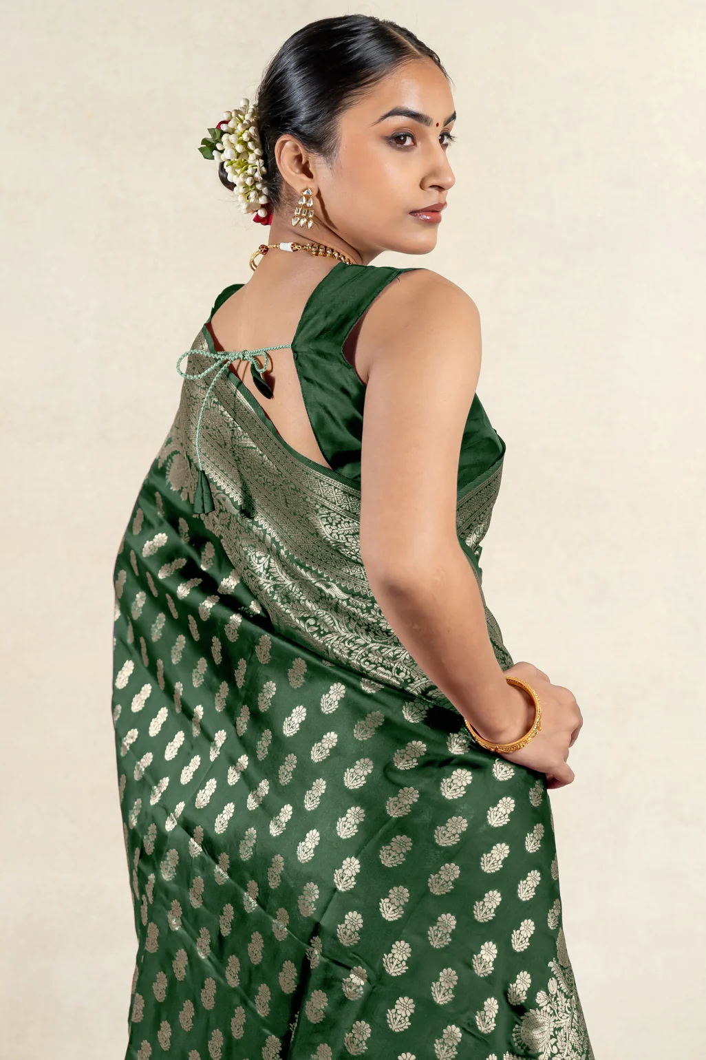 Splendorous Green Soft Banarasi Silk Saree With Luxuriant Blouse Piece
