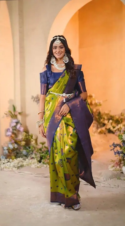 Amiable blue Soft Banarasi Silk Saree With Elision Blouse Piece