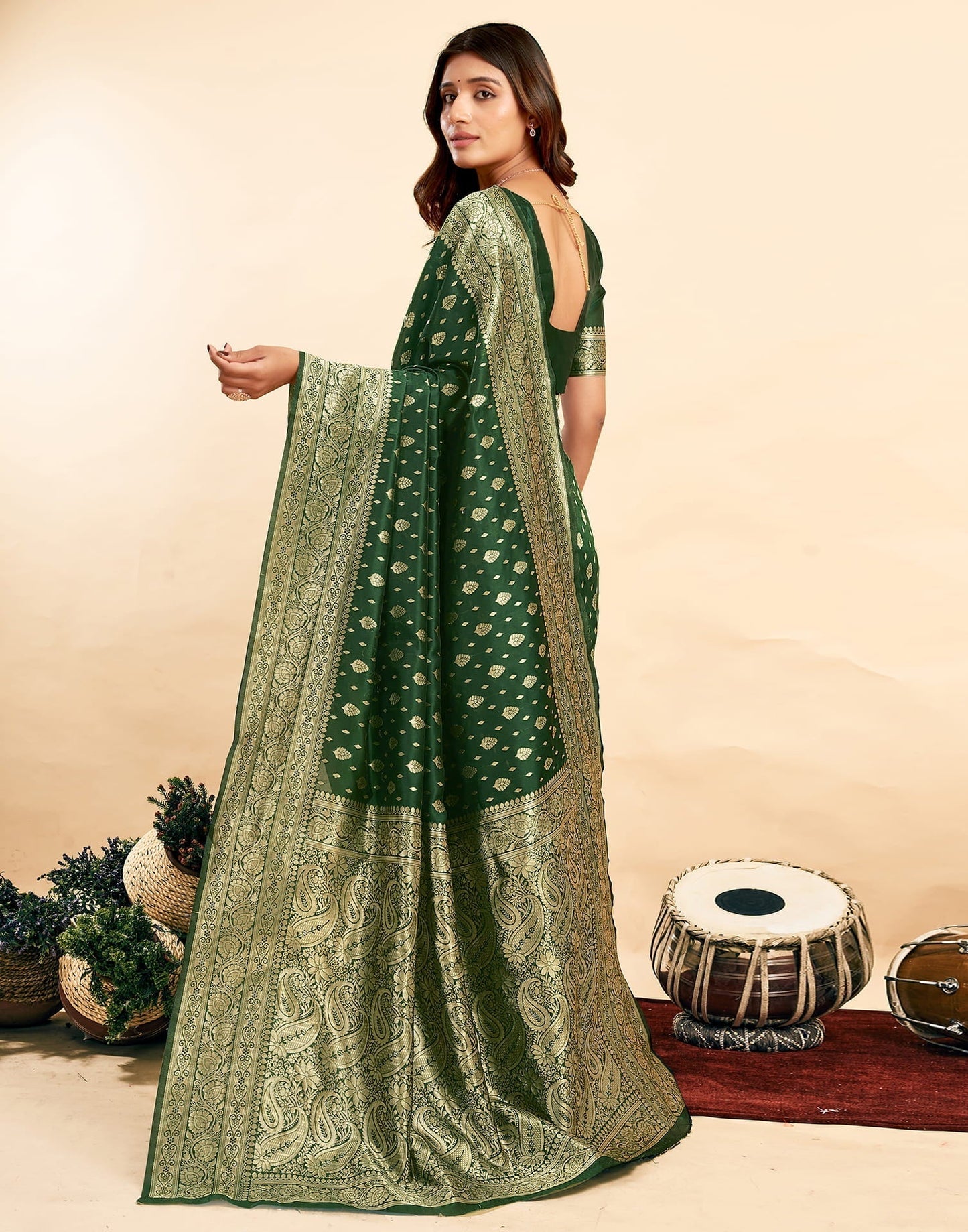 Incredible Dark Green Kanjivaram Silk With Demure Blouse Piece