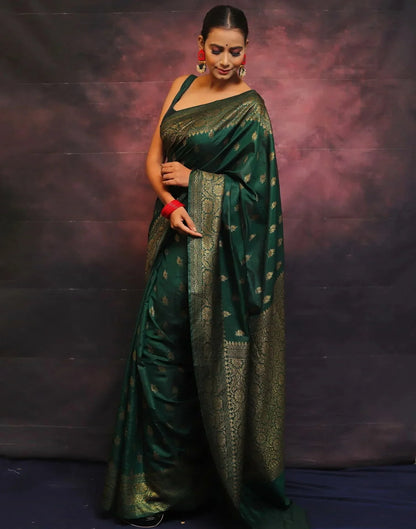 Denouement Dark Green Kanjivaram Silk Saree With Felicitous Blouse Piece