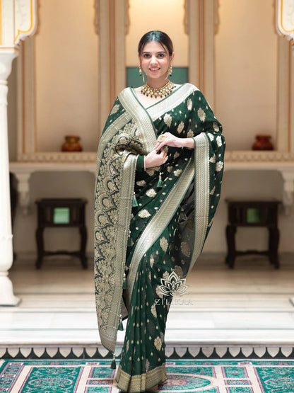 Stylish Green Soft Silk Saree With Unique Blouse Piece