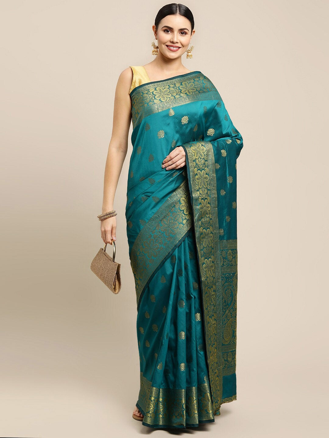 Desirable Rama Banarasi Silk Saree With Assemblage Blouse Piece