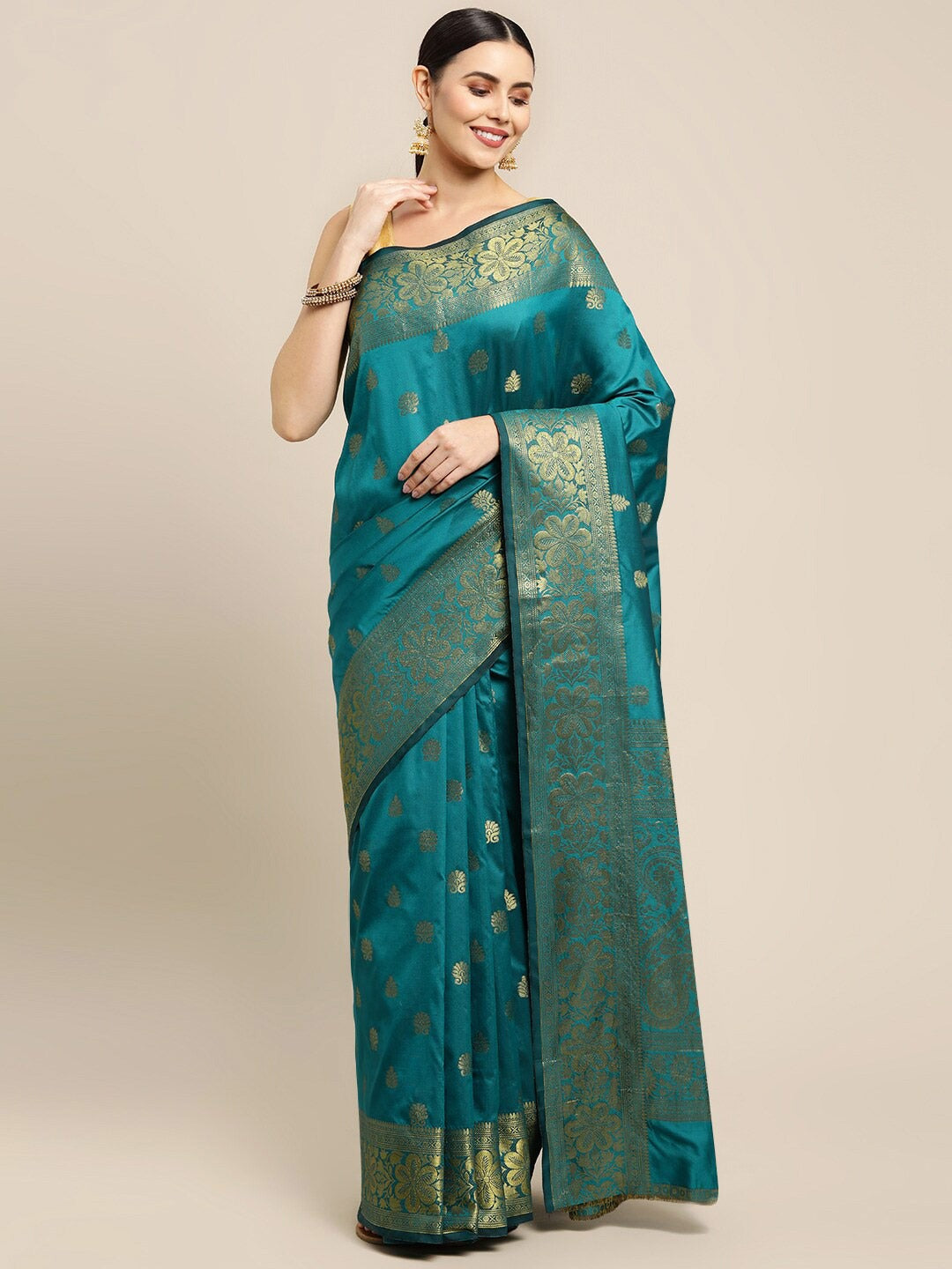 Desirable Rama Banarasi Silk Saree With Assemblage Blouse Piece