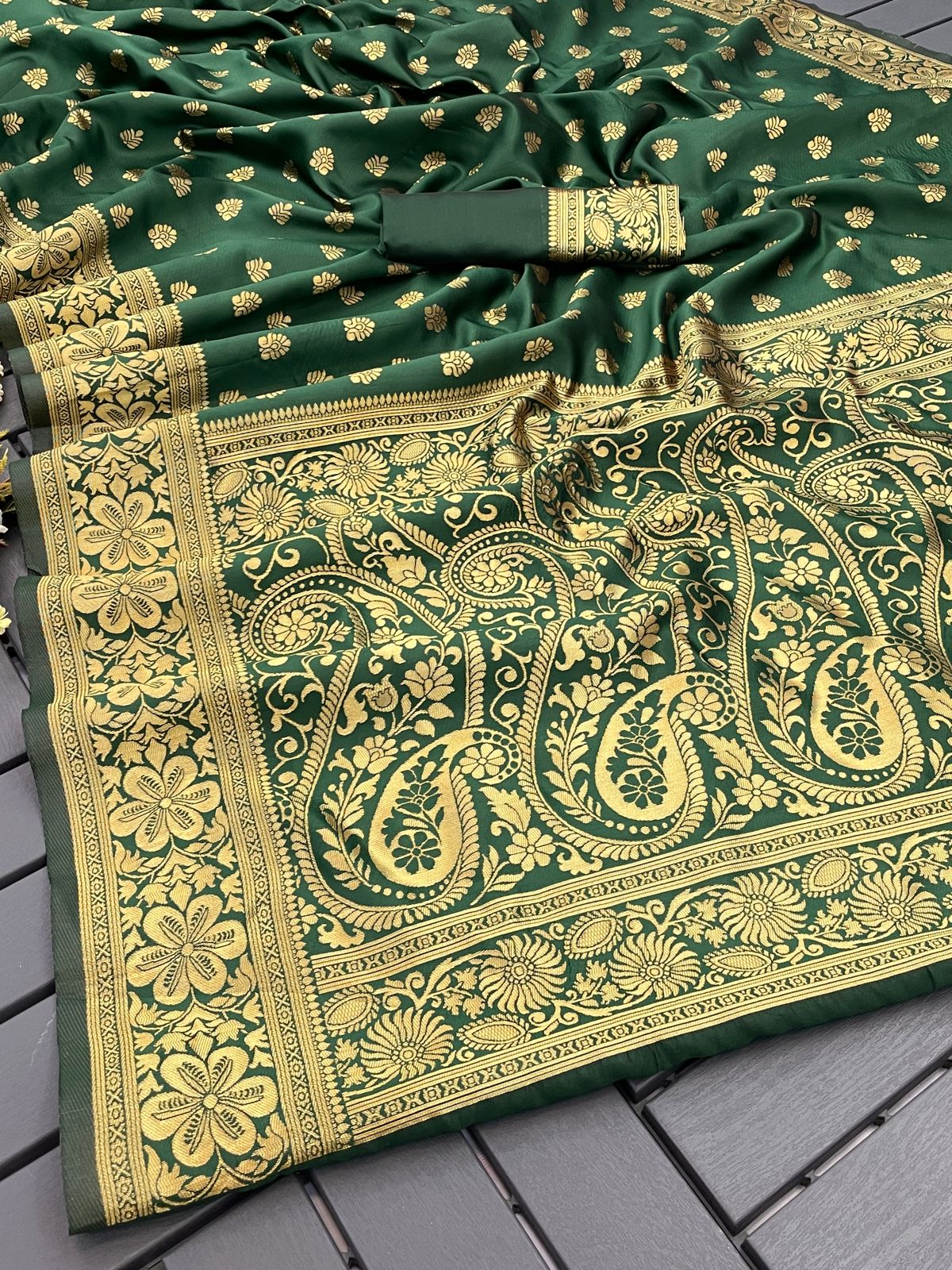Desirable Green Banarasi Silk Saree With Assemblage Blouse Piece