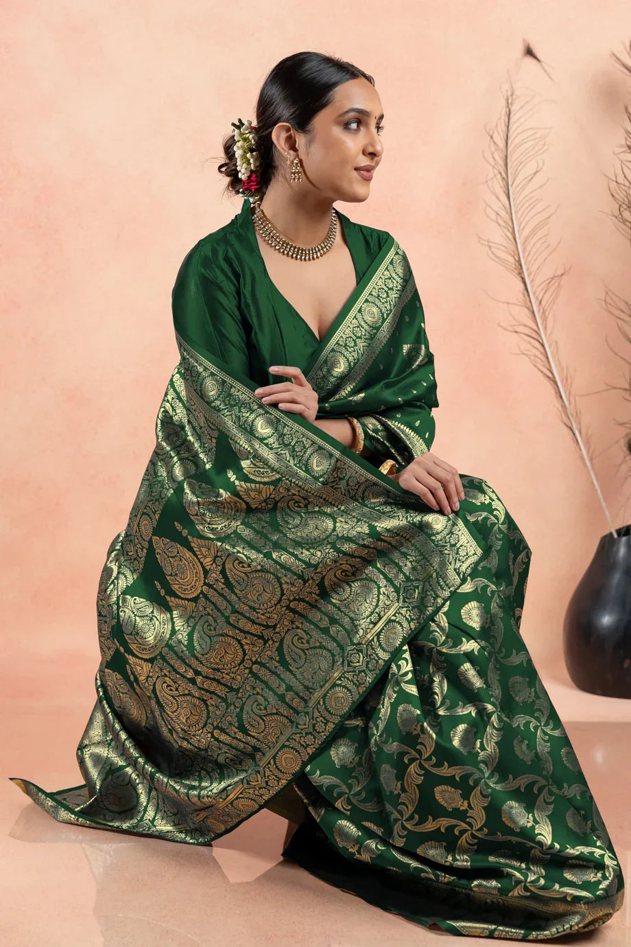 Demesne Dark Green Kanjivaram Silk Saree With Beautiful Blouse Piece