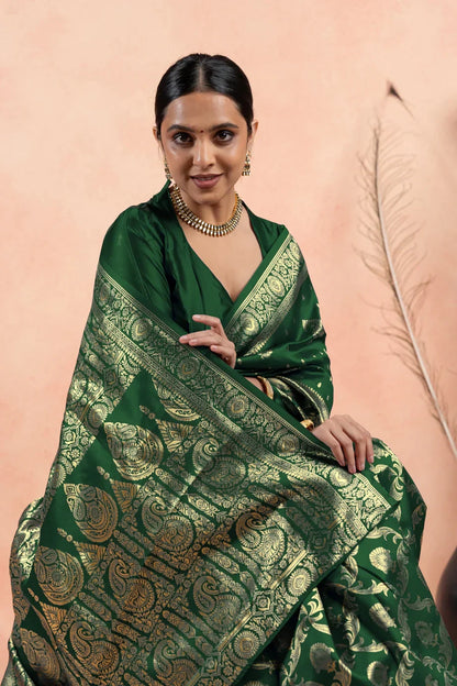 Demesne Dark Green Kanjivaram Silk Saree With Beautiful Blouse Piece