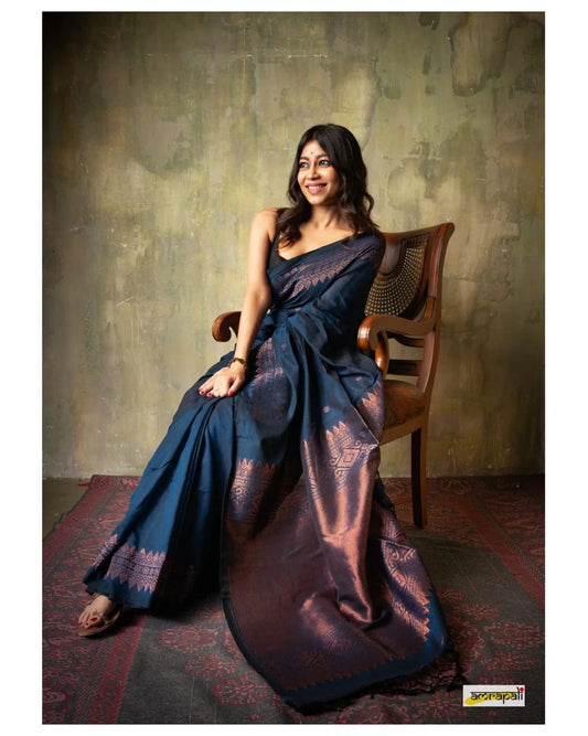 Lovely Morpichh Soft Banarasi Silk Saree With Precious Blouse Piece