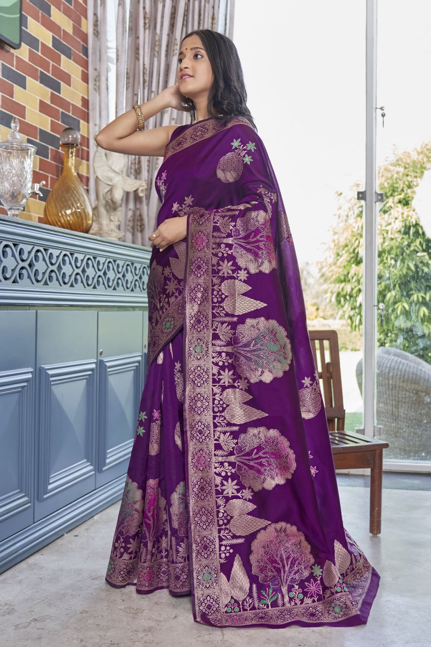 Splendorous Purple Soft Banarasi Silk Saree With Luxuriant Blouse Piece