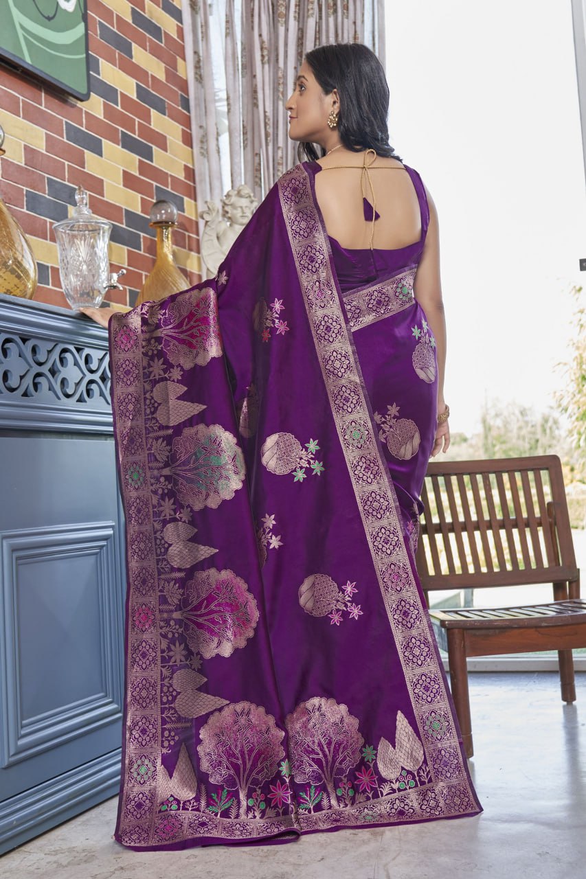 Splendorous Purple Soft Banarasi Silk Saree With Luxuriant Blouse Piece